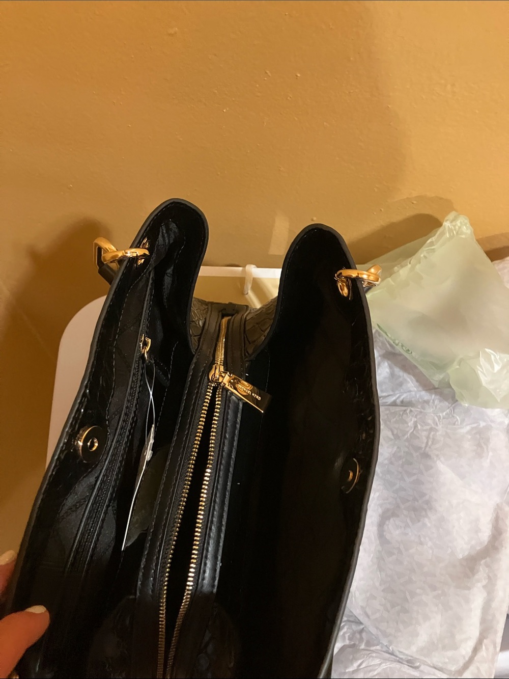 Michael Kors Kensington Lg Shldr Tote Black Croc-Embossed Leather - Picture 12 of 14